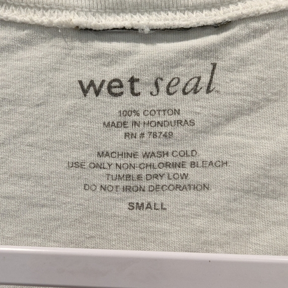 Wet Seal Juniors Butterfly T-shirt, Size Small - Picture 2 of 3